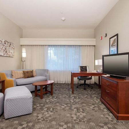 Courtyard By Marriott Palmdale Hotell Exteriör bild