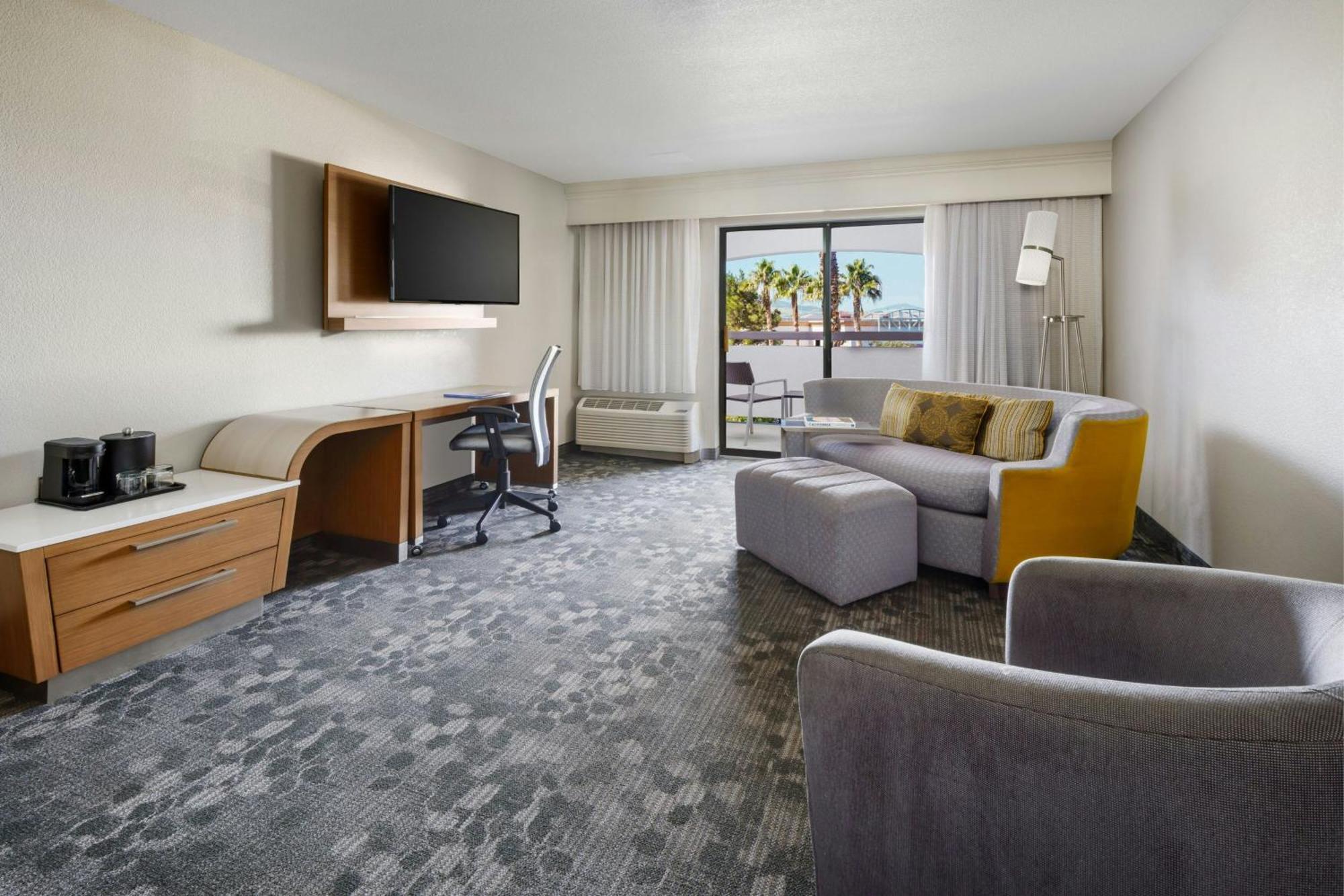 Courtyard By Marriott Palmdale Hotell Exteriör bild