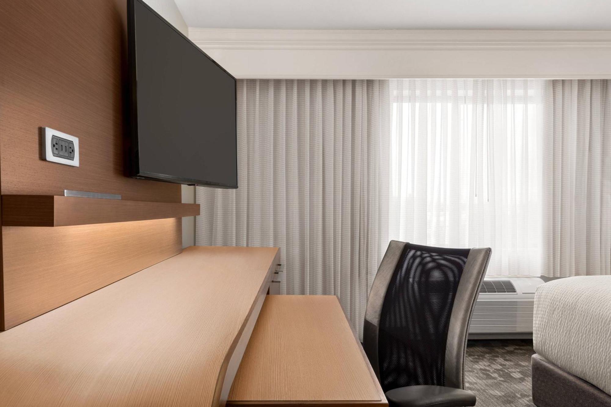 Courtyard By Marriott Palmdale Hotell Exteriör bild