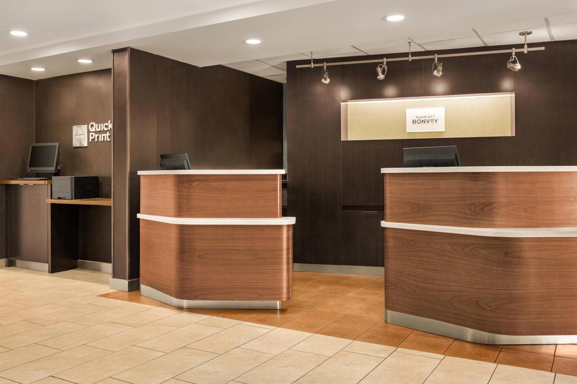 Courtyard By Marriott Palmdale Hotell Exteriör bild